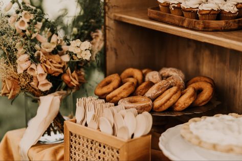 Apple cider donuts with cinnamon sugar on a dessert bar display at a fall wedding Fall Wedding Donuts And Cider, Apple Cider Bar Wedding, Apple Cider Wedding, Fall Dessert Bar, Apple Cider Bar, Donut Display, Cider Bar, Wedding Donuts, Donut Dessert