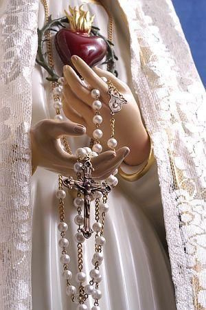 Images Of Mary, Mama Mary, Queen Of Heaven, Praying The Rosary, Lady Of Fatima, Holy Rosary, Blessed Mother Mary, Holy Mary, Mary And Jesus