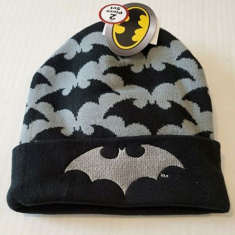 Batman Things, Retro Room Ideas, Chistmas Gift, Batman Gifts, Funky Hats, Im Batman, Baggy Clothes, Fire Fits, Fall Accessories