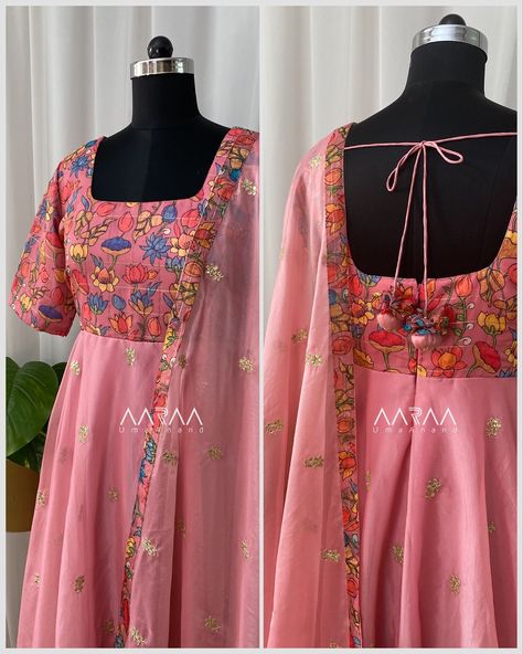 Organza kalamkari Anarkali with embroidered full flare n dupatta in organza . Back neck adorned with our signature handmade tassels. For orders, kindly whatsapp 9994467340/ Inbox. #anarkali #kalamkari #designeranarkali #designerboutique #aarraabyumaanand #coimbatoreboutique #chennaishopping #coimbatoreshopping #hyderabadfashion #hyderabadshopping #organza #tassels [ anarkali, kalamkari anarkali, kalamkari, designer anarkali ] Kalamkari Anarkali Designs, Kalamkari Dress, Anarkali Dress Pattern New, Anarkali Traditional Wear With Kalamkari Print, Anarkali Style Pre-draped Kalamkari Saree, Anarkali Dress With Kalamkari Print For Festivals, Festive Anarkali Dress With Kalamkari Print, Kalamkari Lehenga Designs, Anarkali Neck Designs