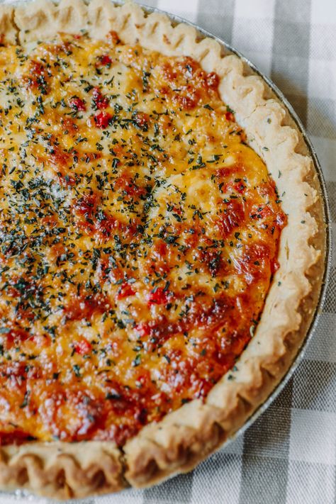 The Best Southern Tomato Pie Southern Foods, Southern Tomato Pie, Tomato Pie Recipe, Tomato Dishes, Summertime Recipes, Baked Pie Crust, Southern Dishes, Tomato Pie, Pimento Cheese