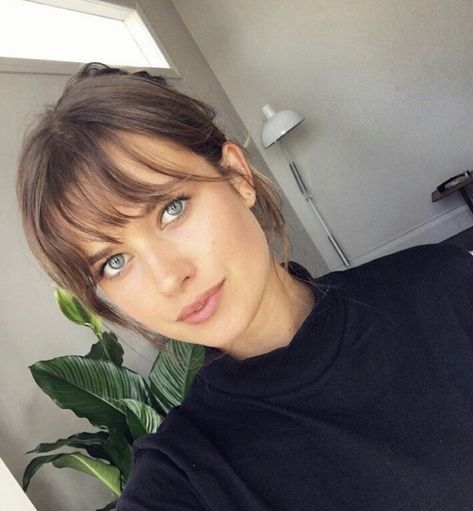 Short Fringe, Voluminous Hair, Fringe Hairstyles, Halloween Hair, Hair Envy, Grunge Hair, Hair Short, Medium Length Hair Cuts, Brunettes