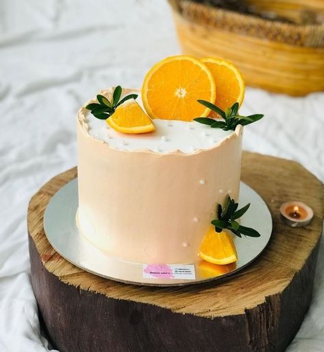 Citrus Cake Decoration, Orange Cake Design, Orange Cake Decoration, Cake Decorated With Fruit, Fruit Cake Design, Patisserie Cake, Cake Photoshoot, Citrus Cake, Fresh Fruit Cake