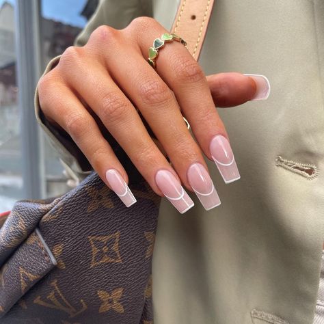 French Tips Outline, White Chrome French Tip Nails Coffin, White French Tip Nails With Bow, Cute May Nails, Lv French Tip Nails, Clean Girl French Tips, French Tip Outline, White French Tip Nails With Pink Bow, Long Square Nails