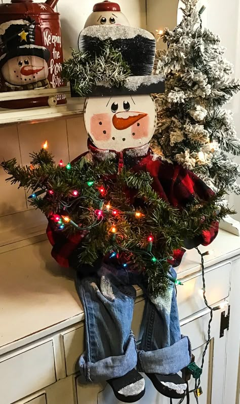 Winter Snowman Porch Sitter Home Decor Holiday Decorating | Etsy Diy Christmas Photo, Diy Snowman Decorations, Christmas Garden Decorations, Bench Chair, Wood Snowman, Winter Decorating, Country Christmas Decorations, Diy Snowman, Winter Snowman