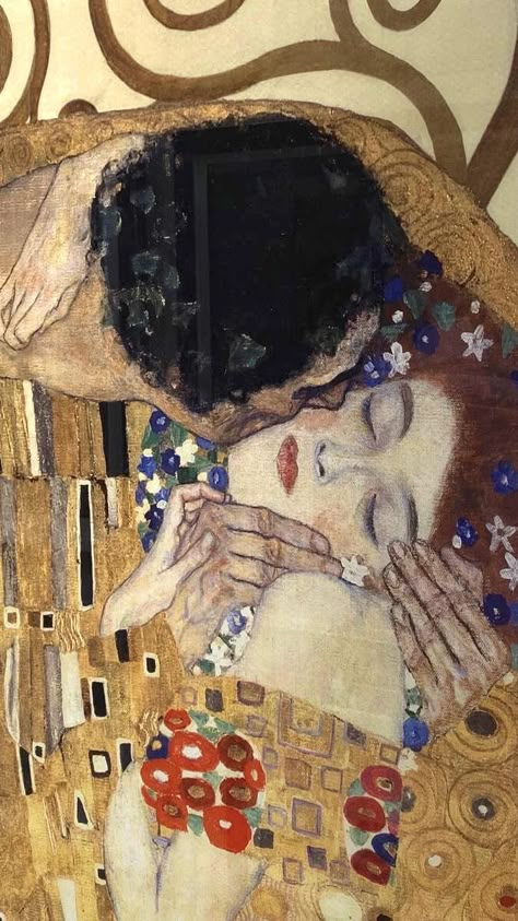 Art Klimt, Kiss Painting, Gustav Klimt Art, The Kiss (klimt), Klimt Art, Rennaissance Art, The Kiss, Historical Art, Romantic Art