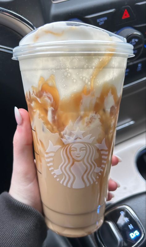 White Mocha Frappe Starbucks, Iced White Mocha With Sweet Cream Foam, Starbucks Ice Cream, Mocha Macchiato, Sweet Cream Cold Foam, Caramel Drinks, Caramel Frappe, Mocha Drink, Iced Caramel Macchiato