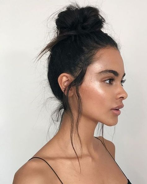 Model Makeup Natural, Makeup Sephora, Tanned Makeup, Jitterbug, High Bun, Natural Brows, Peinados Fáciles Para Cabello Corto, Back To School Hairstyles, Teen Hairstyles