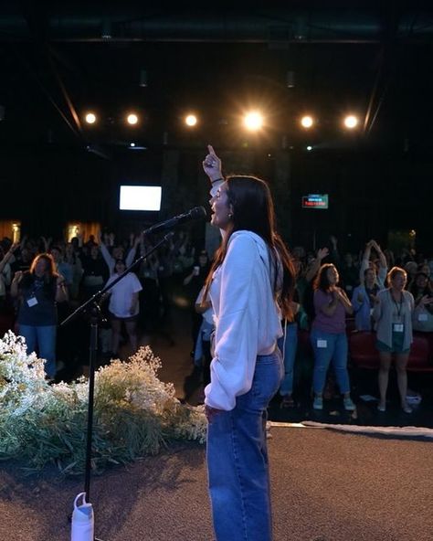 UPPERROOM Dallas | Night 1 of BLOOM was everything. ❤️🌸 | Instagram Vision Board Worship, Youth Ministry Aesthetic, Worship Night Outfit, That Christian Girl, Upperroom Dallas, Vision Board Christian, Being Christian, Christian Vision Board, Prayer Vision Board