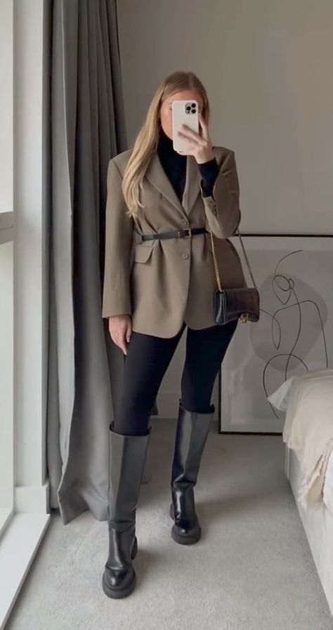 Old Money Winter, Mode Zara, Winter Fashion Outfits Casual, Fashion Pics, Corporate Outfits, Elegante Casual, Classy Work Outfits, Stylish Work Outfits, Office Attire