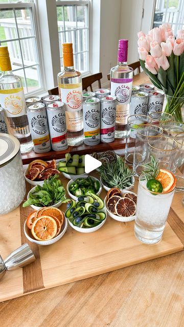 Samantha Bauchmann on Instagram: "Creating the ultimate DIY Super Claw station with @whiteclaw 🍍 #ad21+ The Super Claw is THE go-to bevy for spring and summer and with so many flavor combos, the options are endless (my favorite listed below)! Click the link in my bio to find your own favorite flavor combination at a retailer near you #springrecipe #hosting #cocktailrecipe   Recipe: 1.5 oz White Claw Premium Vodka Pineapple 3 oz White Claw Hard Seltzer Mango Pebble ice  Garnishes - dehydrated orange wheel (fresh slice is just fine too!), jalapeño slices and a rosemary sprig   WCSC, CHI, IL" White Claw Cocktails, Samantha Bauchmann, Pebble Ice, White Claw Hard Seltzer, Flavor Combos, Pineapple Vodka, Spring Recipe, Orange Wheels, White Claw