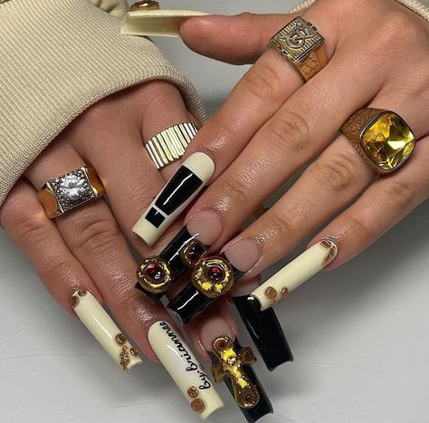 Baroque Nails, Nails Square, Really Cute Nails, Nails Only, Gold Charms, Dream Nails, Fire Nails, Funky Nails, Pretty Acrylic Nails