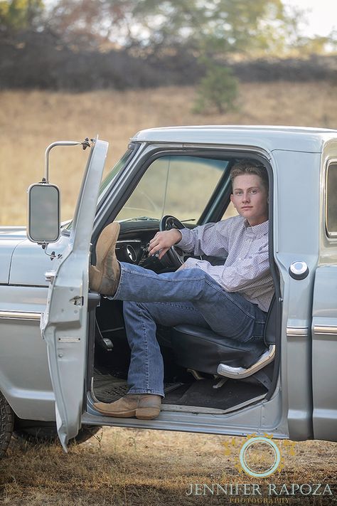 Mechanic Senior Pictures, Truck Photoshoot Ideas For Guys, Welding Senior Pictures, Truck Photoshoot Ideas, Truck Poses, Truck Senior Pictures, Western Senior Picture Ideas, Road Photoshoot, Cowboy Photoshoot