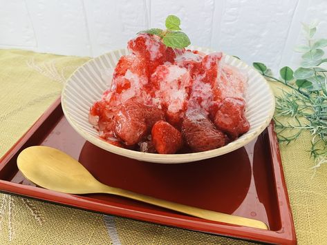 In this recipe, we’d like to share a fruity way to enjoy Japanese shaved ice – strawberry kakigori! We will be making homemade syrup for our kakigori with real strawberries. It has the perfect balance of sweetness and sourness and just the right amount of fruity strawberry flavor – perfect for strawberry lovers! As long as you have ice cubes, fruits, sugar, and a shaved ice maker or blender that is capable of blending ice, you can make kakgori at home. Japanese Shaved Ice Recipe, Homemade Strawberry Syrup, Japanese Shaved Ice, Shaved Ice Recipe, Strawberry Snacks, Flavored Ice Cubes, Shave Ice, Homemade Syrup, Strawberry Flavor