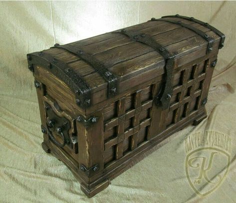 Vintage Suitcase Decor, Pallet Chest, Medieval Furniture, Old Trunks, Coastal Interiors Design, Trunks And Chests, Vintage Trunks, Vintage Suitcases, Box Chest