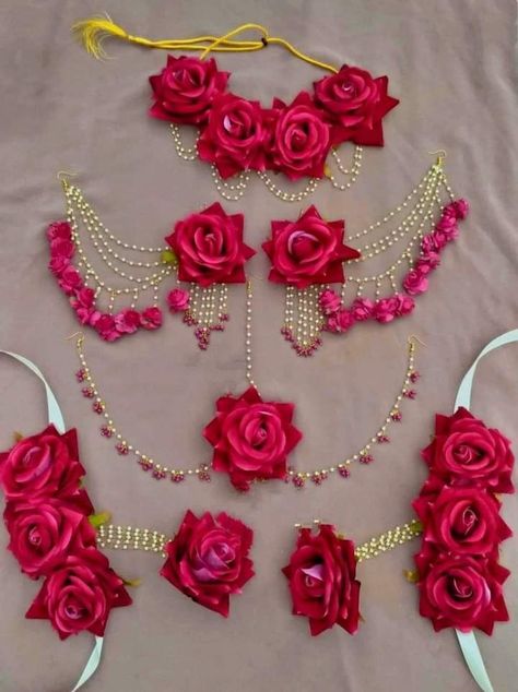 Flower Design Jewellery, Flower Jwellary For Bride Haldi, Rose Flower Jewellery For Haldi, Flower Ornaments For Haldi, Flowers Jewellery For Haldi, Original Flower Jewellery For Haldi, Haldi Jewellery Bridal, Jagannath Jewellery, Red Flower Jewellery