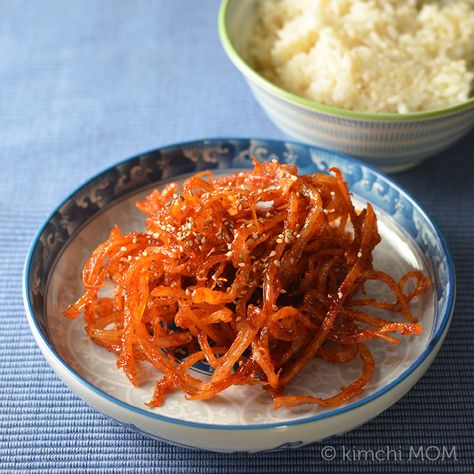 Korean Appetizers, Korean Food Side Dishes, Dried Squid, Cooking Crab, Korean Recipe, Slow Cooker Teriyaki, Korean Side Dishes, Popular Side Dishes, Kimchi Recipe