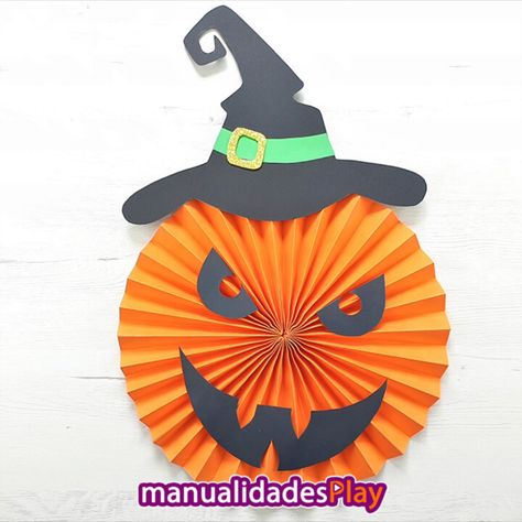 Aprende cómo hacer calabazas de Halloween de papel y otros materiales, te enseñamos 7 ideas fáciles de hacer para que puedas realizar tu propia calabaza de halloween DIY (con todo tipo de materiales, incluso con material reciclado). Para ello, solo tienes que reuinir los materiales que seguro tienes por casa y seguir el paso a paso que indico en el vídeo que dejo en el enlace. Además, en el enlace puedes decargarte las plantillas. Visita nuestra web para ver más manualidades paso a paso. Halloween Calabazas, Casa Halloween, Retro Cafe, Adornos Halloween, Halloween Crafts Decorations, Manualidades Diy, Halloween Table, Disneyland Paris, Diy Halloween