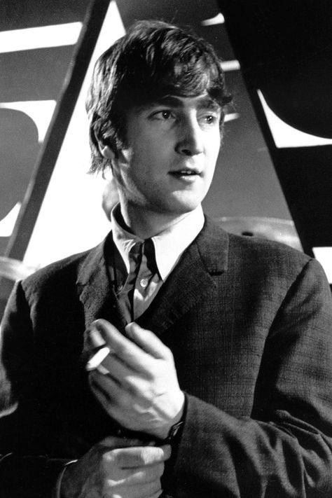 Dress shirt, Collar, Hand, Formal wear, Tie, Suit, Blazer, White-collar worker, Monochrome, Portrait, John Lennon Fashion, Cottagecore Fashion Male, Jhon Lennon, John Lemon, John Lennon Beatles, Beatles Pictures, Beatles John, Yoko Ono, Paul George