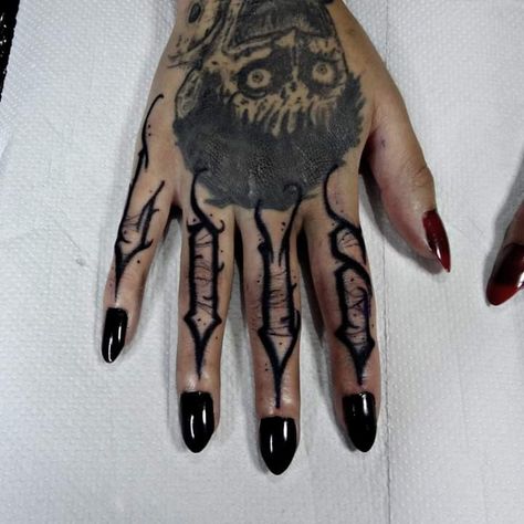 Good Luck Knuckle Tattoo, Goth Knuckle Tattoo, Hand Tattoos Words Lettering, Finger Script Tattoo, Knuckle Tattoos For Women Words, Knuckle Tattoos For Guys, Finger Letter Tattoos, Dark Lettering, Phrase Tattoos