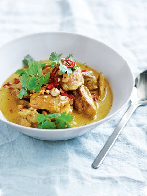 Easy Quick Dinners, Chicken And Cashew, Donna Hay Recipes, Chicken Recipes Easy Quick, Recipes Easy Quick, Chicken Recipes Easy, Massaman Curry, Poultry Dishes, Rice Dinner