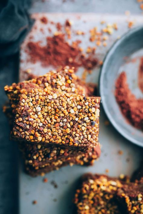 Bee Pollen Recipes, Pollen Recipes, Vegan Fudge Recipes, Vegan Fudge, Avocado Chocolate, Thm Desserts, Food Content, Bee Honey, Bee Pollen