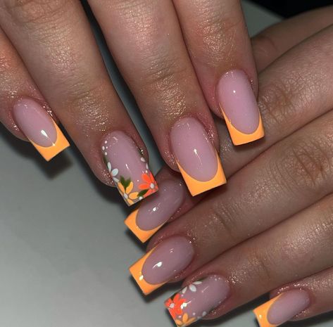 Orange Fall Nails, Neon Orange Nails, Flowers Nail Art, Orange Nail Polish, Short Almond Nails, Short Almond, Nail Pops, Animal Print Nails, Nail Photos