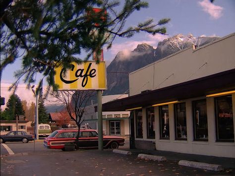 Twin Peaks 1990, Black Lodge, Between Two Worlds, Twin Peaks, Gravity Falls, Art Plastique, On The Side, Pacific Northwest, New Age