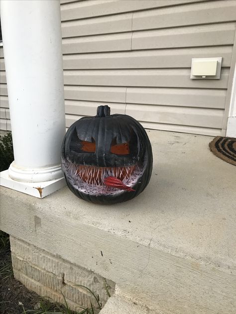 Venom Style Pumpkin Hallowen Idea, Venom Pumpkin, Halloween Decorations Scary, Scary Woods, Creepy Halloween Props, Hello Holidays, Halloween Crafting, Pumkin Carving, Amazing Pumpkin Carving