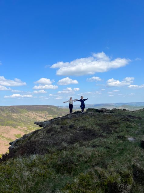 Peak District Aesthetic, Hiking England, Hiking Uk, Peak District England, Autumn Moodboard, 2025 Goals, Hiking With Friends, England Aesthetic, English Summer