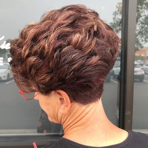 27 Alluring Wedge Haircuts for Women Over 60 – HairstyleCamp Short Stacked Wedge Haircut, Short Wedge Hairstyles, Wedge Haircuts, Wedge Haircut, Stacked Haircuts, Wedge Hairstyles, Edgy Short Hair, Short Hair Over 60, Haircut For Older Women