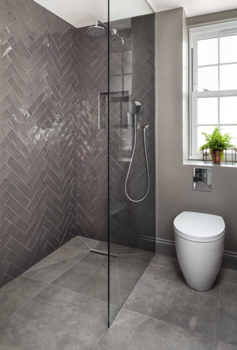 Home in London by EMR Home Design Washroom Window Design, Washroom Window, Brick Tiles Bathroom, Cement Tile Bathroom, Herringbone Shower, Herringbone Brick, Small Shower Room, Wet Room Bathroom, Wet Room Flooring