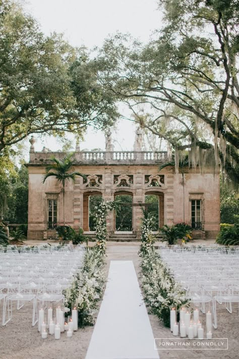 Luxury Wedding Photos by Destination Wedding Photographer Jonathan Connolly #weddingphotos #vizcayawedding #floridaengagement #destinationwedding #luxurywedding #elegantwedding #weddingphotography Vizcaya Wedding, Courtyard Wedding, Modern Wedding Venue, Modern Wedding Ideas, Garden Weddings Ceremony, Modern Wedding Decor, Garden Wedding Inspiration, Summer Wedding Inspiration, Garden Wedding Venue