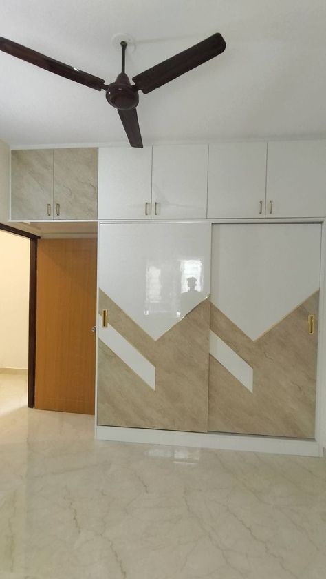 Room Farnichar Design Bedroom, Slider Almari Design, Wardrobe Design Slider, Farnichar Design Almari, Slide Cupboard Design, Cupboard Design Sliding Door, Slider Almirah Designs, Fanichar Design, Walldrop Design New