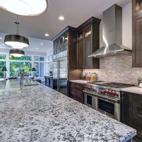 Best Countertops, Stone Countertops Kitchen, Natural Stone Kitchen, Remodeling Trends, Brown Kitchen Cabinets, Brown Kitchens, Stone Kitchen, Granite Kitchen, Kitchen Remodeling Projects