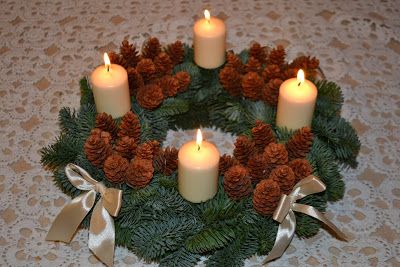 DROBIAZGI DOMOWE: Wieniec adwentowy Pillar Candles, Advent, Google Chat, Blog Post, Table Decorations, Candles, Christmas, Home Decor, Home Décor