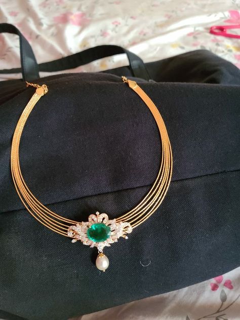 Kante Gold Necklaces In 40 Grams, Necklace In 20 Grams Gold, Diamond Kante Designs, 40 Grams Gold Necklace Designs, Gold Kante Designs, Light Weight Gold Choker Set, Kanti Necklace Designs Gold, 40 Grams Gold Haram Designs, Gold Necklace Set 20 Grams