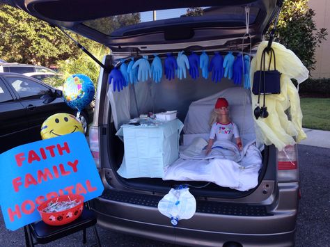 Hospital trunk or treat! Trick Or Treat Stand Ideas, Nurse Trunk Or Treat Ideas, Hospital Trunk Or Treat, Medical Trunk Or Treat Ideas, Trunk Or Treat Medical Theme, Barbie Trunk Or Treat, Halloween Trunk Or Treat Ideas, Fall Festival Party, Halloween Trunk Or Treat