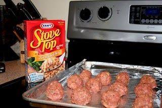 stove top stuffing meatballs (try with ground turkey and teh savory stuffing?) Recipes With Stove Top Stuffing, Stovetop Meatballs, Stuffing Meatballs, Stovetop Stuffing, Stove Top Stuffing, Beef Bowl, Best Meatballs, How To Cook Meatballs, Stove Top Recipes