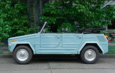 I love this car! I know a ton of people think it's ugly but I friggen love it! Volkswagen Thing, Volkswagen 181, Vintage Auto's, Beach Cars, Best Muscle Cars, Car Volkswagen, Best Classic Cars, Foose, Ideas Vintage