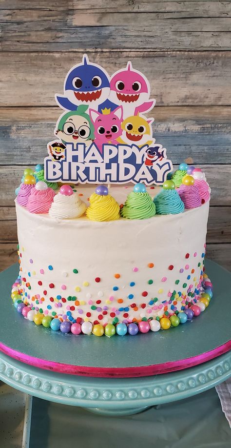 Pinkfong Birthday Party Decorations, Pinkfong Birthday Cake, Hogi Pinkfong Birthday Theme, Bebe Finn Cake, Hogi Pinkfong Cake, Bebefinn Cake Ideas, Pink Fong Birthday Party, Baby Shark Birthday Party Girl Cake, White Cake With Rainbow