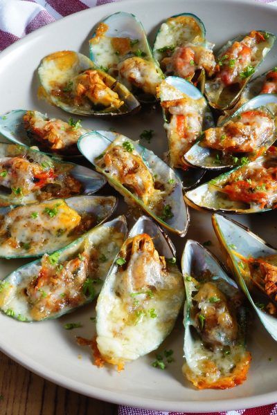 Recipes For Mussels, Mussel Appetizers, Frozen Mussels Recipe, Muscles Recipe, Baked Mussels Recipe, Best Mussels Recipe, Mussels Recipes, Garlic Mussels, Baked Mussels