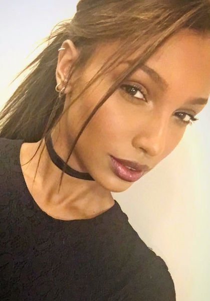 Victoria Secret Model Hair, Basic Ponytail, Curled Ponytail, No Time Like The Present, True Spring, Night Hairstyles, Messy Ponytail, Dark Lipstick, Jasmine Tookes