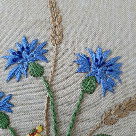 Cornflowers pattern pdf embroidery, Easy hand embroidery DIY - Inspire Uplift Embroderie Flowers, Embroidery Beginner, Easy Hand Embroidery, Embroidery Artists, Diy Hand Embroidery, Embroidery Easy, Cushion Embroidery, Abstract Embroidery, Embroidery Hearts