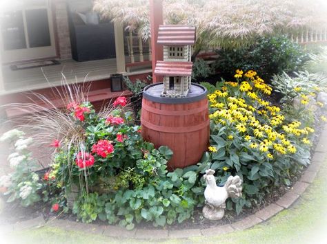 I like this semi circle garden bed beside the path. Cute use of ... Circle Garden Bed, Old Southern Plantations, Circle Garden, Yard Ornaments, Garden Junk, Yard Project, French Countryside, Garden Bed, Garden Gates