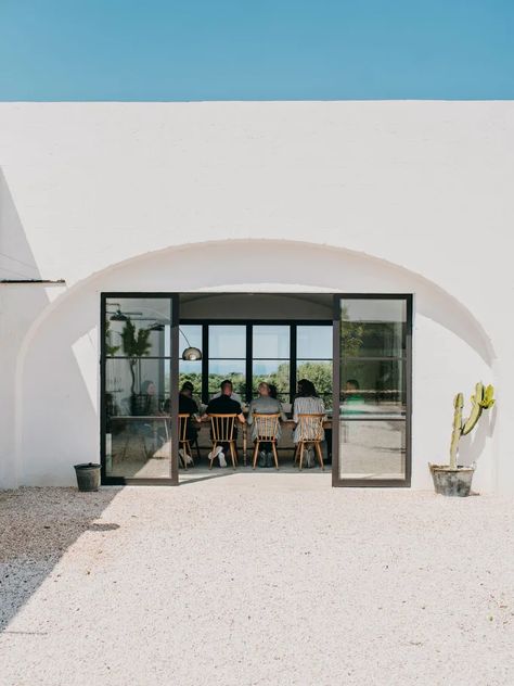 The farmhouse family discuss making the enchanting trullo a home away from home, nestled in the Puglian countryside Andrew Trotter, Masseria Moroseta, Farmhouse Stand, Huge Houses, Study Interior Design, Stone Farmhouse, Earth Homes, Puglia Italy, White Farmhouse