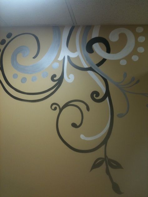 Painted swirls coming from the ceiling...adding a metallic makes this more modern. Creative Room Design, Paint Walls, Mural Inspiration, Beach Theme Living Room, Creative Room, Polka Dot Walls, Sketches Pencil, Mural Ideas, Hall Bathroom