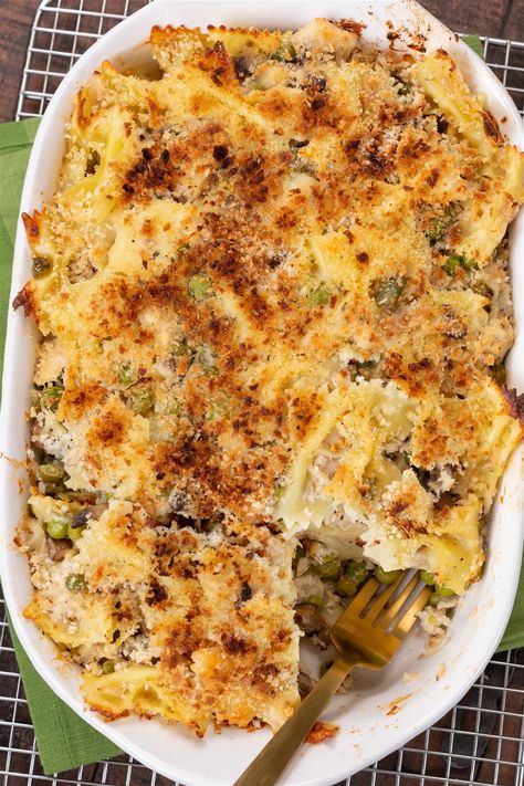 Easy Healthy Tuna Casserole Healthy Tuna Casserole, Tuna Bake, Tuna Casserole Recipes, Vegetable Casserole Recipes, Easy Mac And Cheese, Country Crock, Chicken Tikka Masala Recipes, Healthy Tuna, Protein Pasta