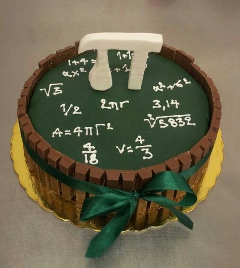 Math Teacher Birthday Cake, Cake For Physics Teacher, Physics Birthday Cake Ideas, Physics Themed Cake, Math Themed Cake, Math Birthday Cakes, Math Cake Ideas Birthday, Maths Cake Design, Physics Cake Ideas