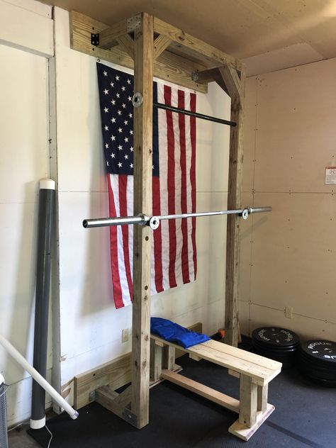 Wall Mounted Squat Rack, Squat Rack Diy, Diy Squat Rack, Small Gym Room Ideas, Karate Gym, Small Gym Room, Crossfit Home Gym, Homemade Gym Equipment, Home Made Gym